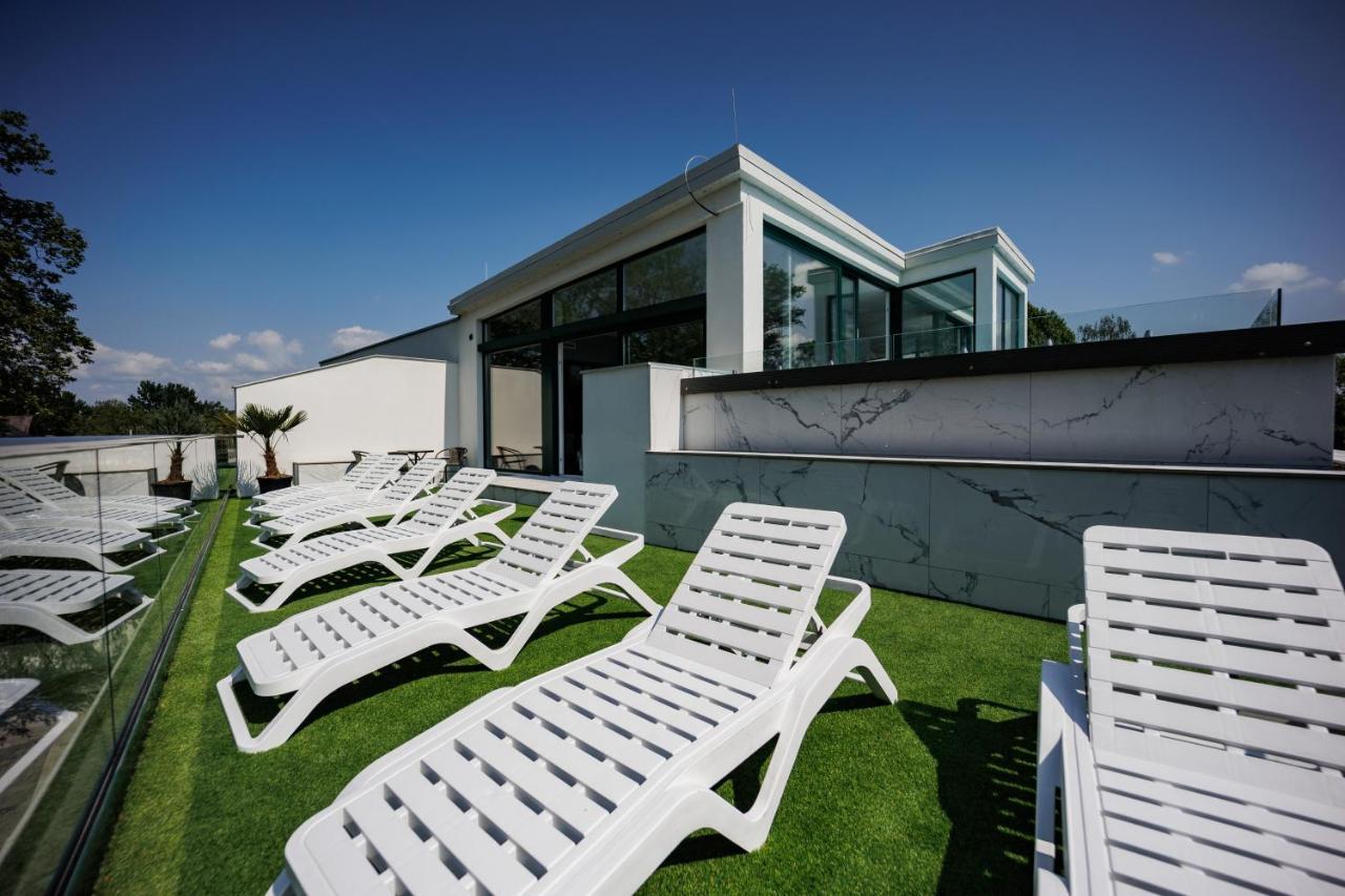 Villa Bauhaus Wellness Apart-Hotel Siófok Exteriér fotografie