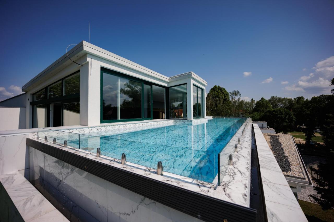 Villa Bauhaus Wellness Apart-Hotel Siófok Exteriér fotografie