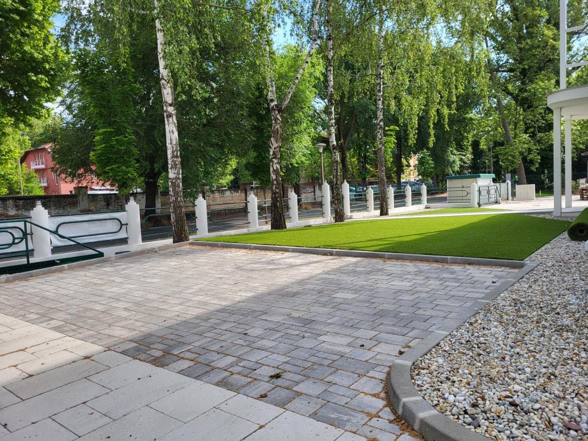 Villa Bauhaus Wellness Apart-Hotel Siófok Exteriér fotografie