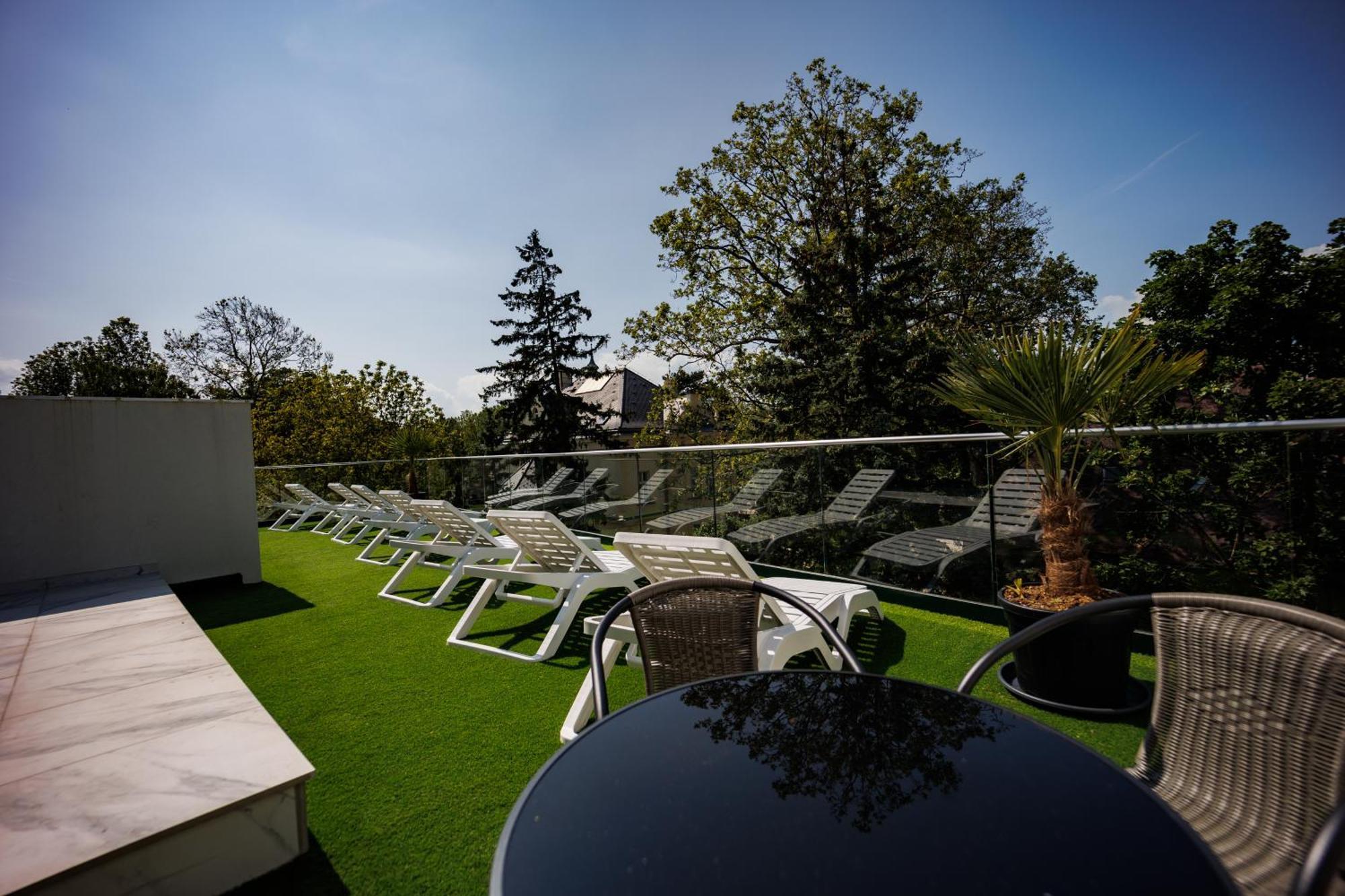 Villa Bauhaus Wellness Apart-Hotel Siófok Exteriér fotografie