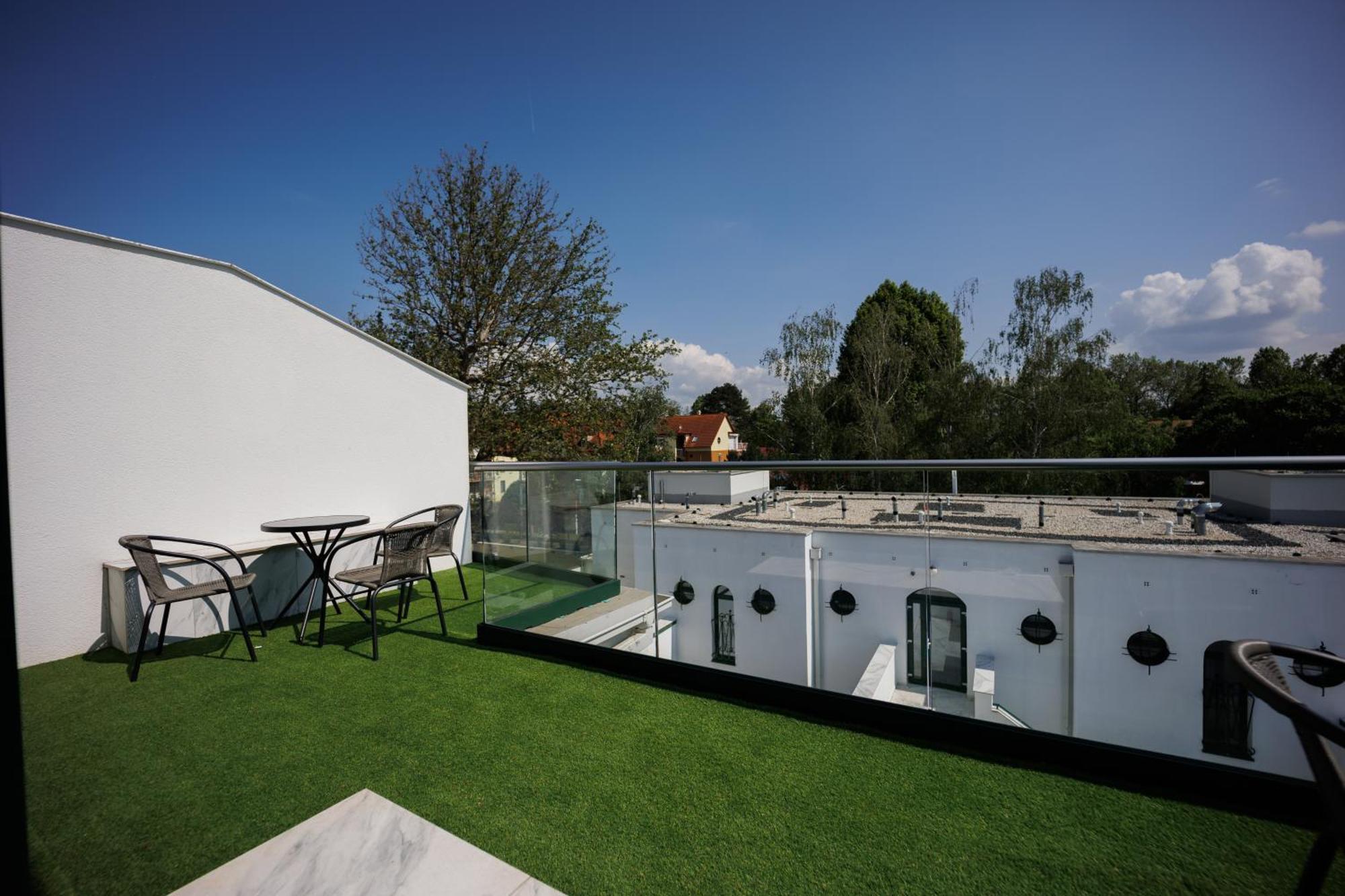 Villa Bauhaus Wellness Apart-Hotel Siófok Exteriér fotografie