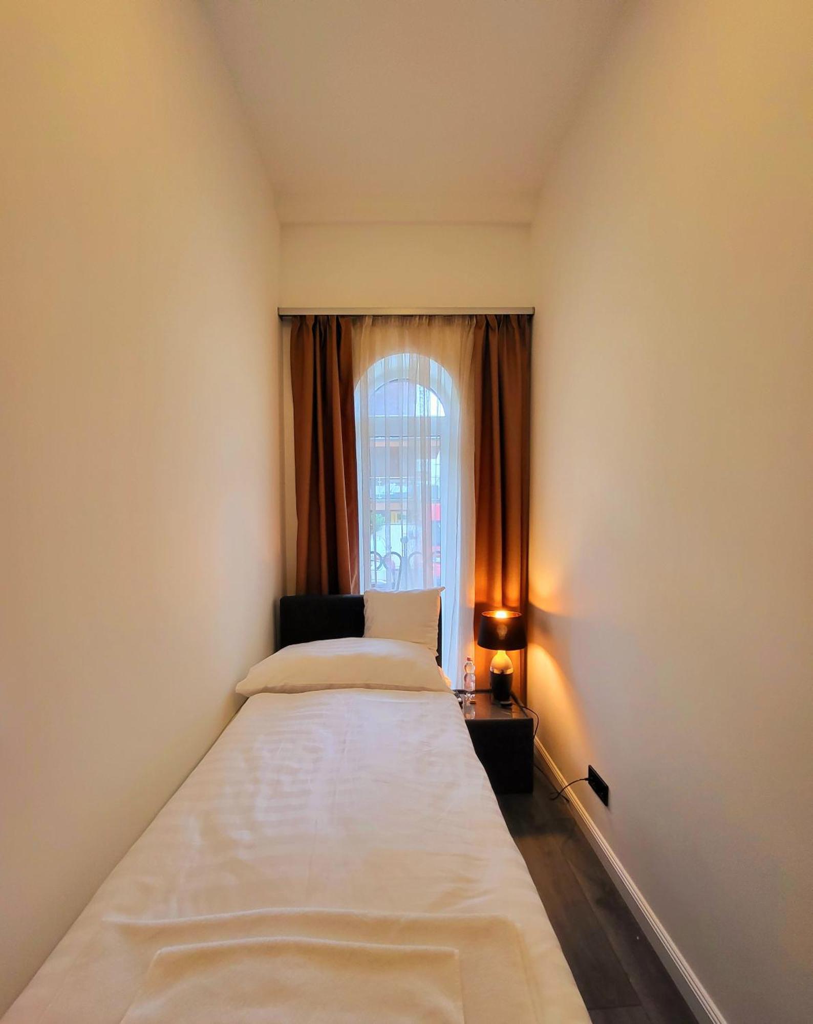 Villa Bauhaus Wellness Apart-Hotel Siófok Pokoj fotografie